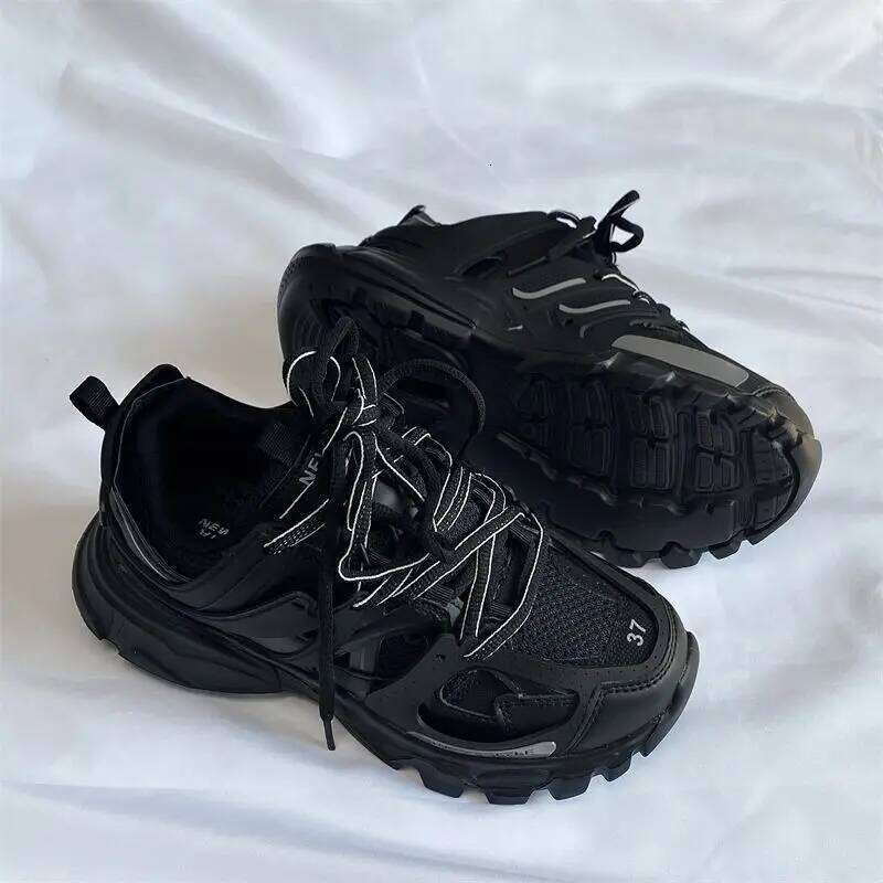 Brand Design Black Chunky Sneakers Unisex Fashion New Men's Dad Shoes Trendy Casual for Girls And Boys 26W0224
