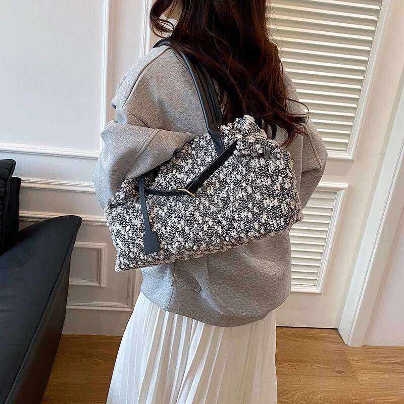 Belt Design Matte Leather Women's Tote Shoulder Bag Suede Velvet Female Underarm Bags Large Capacity Ladies Work Handbags Purse Z260224