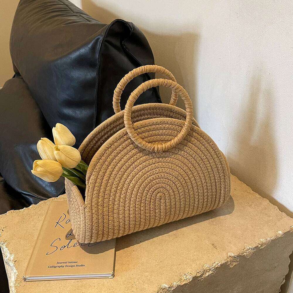 Handwoven Shoulder Purse Chic Cotton Rope Holiday Travel Handbag Retro Rattan Vacation Bag for Women and Girls Z260224