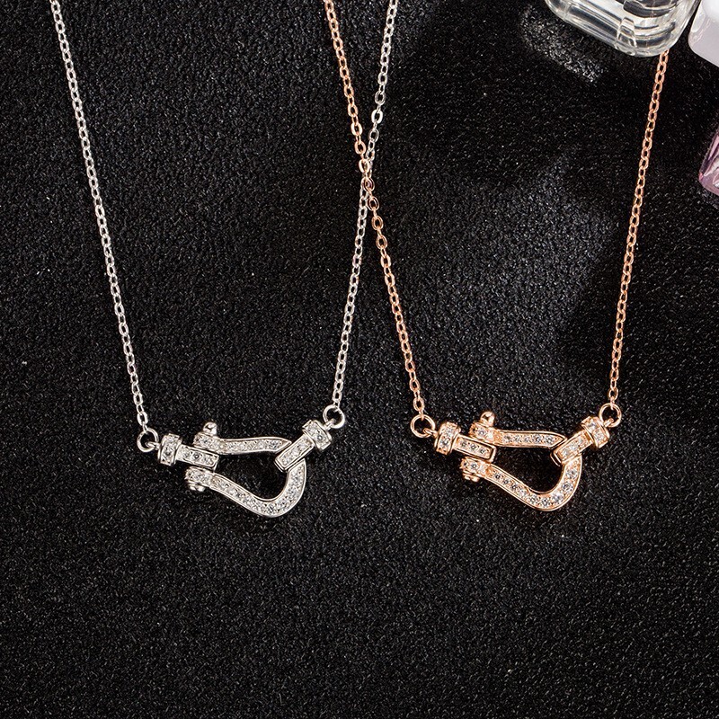 European And Luxury Jewelry Horn Clasp Designer Necklace For Ladies High-end Micro-set Feature Style Light Luxury Style Fashionable Necklace