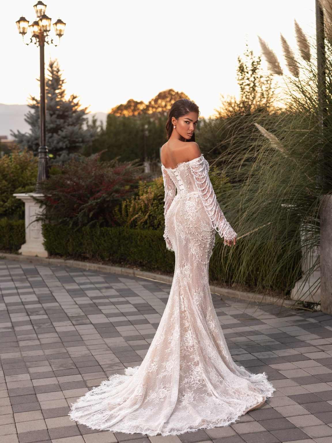 Elegant Mermaid Wedding Dress Pearls Lace Off Shoulde Bride Gowns Illusion Long Sleeve Floor Length Bridal Dresses Customized