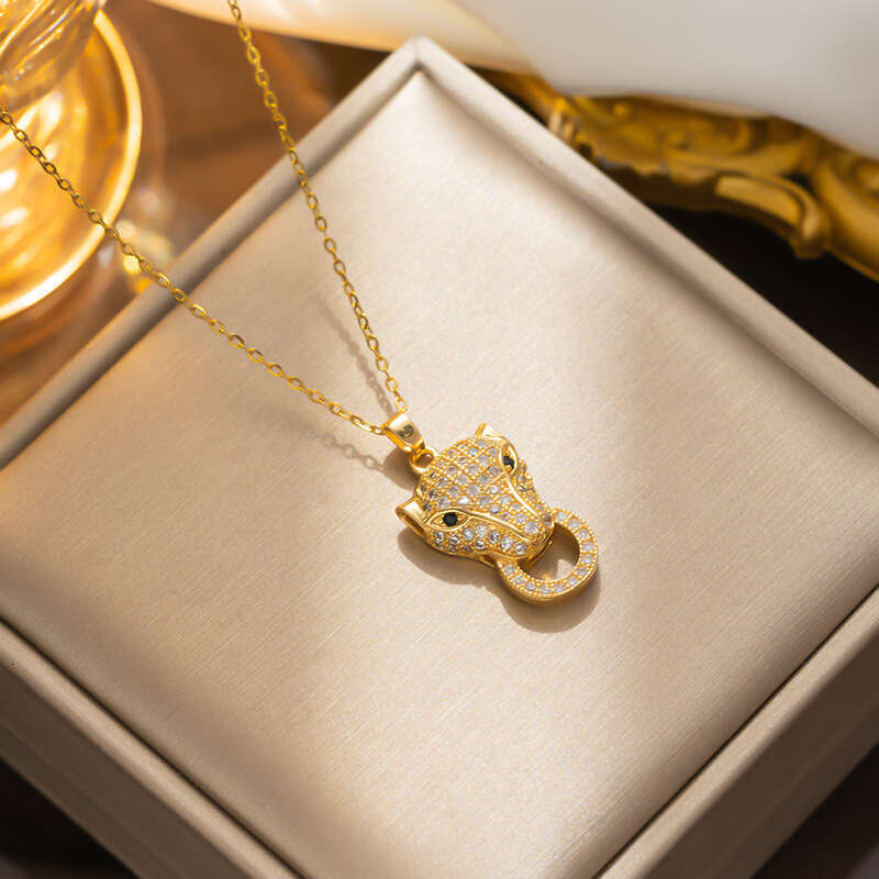 Micro-Inlaid Zircon Necklace Personalized Light Luxury Leopard Pendant Collarbone Chain Exaggerated Fashion Choker