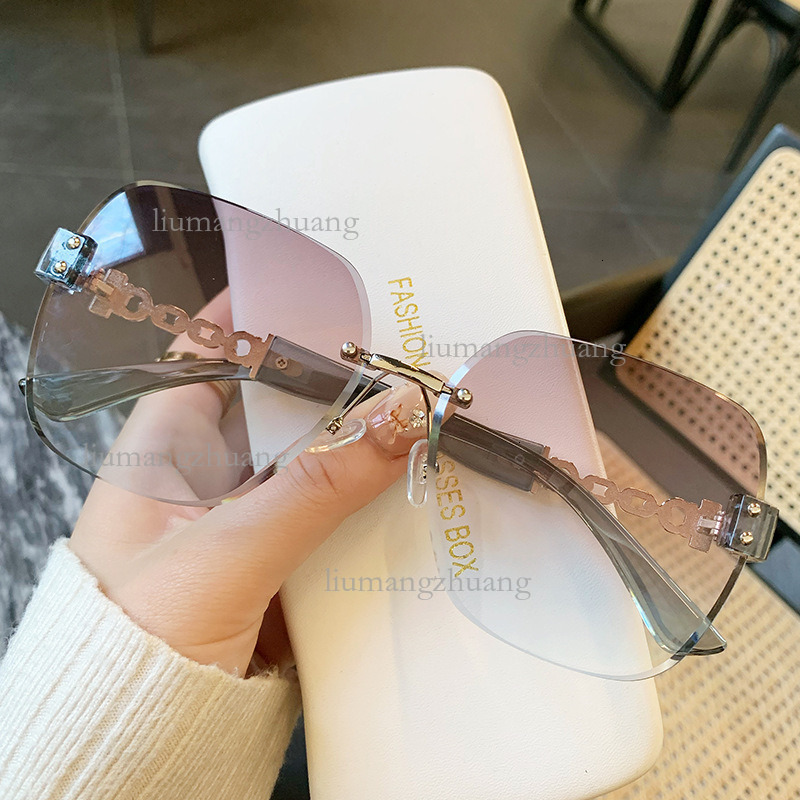 2026 Designer Luxury Metal Ultra Thin Borderless Sunglasses Fashion Simplicity Sports Leisure Vacation Outdoor Sunglasses Bicycle Strong Light Goggles