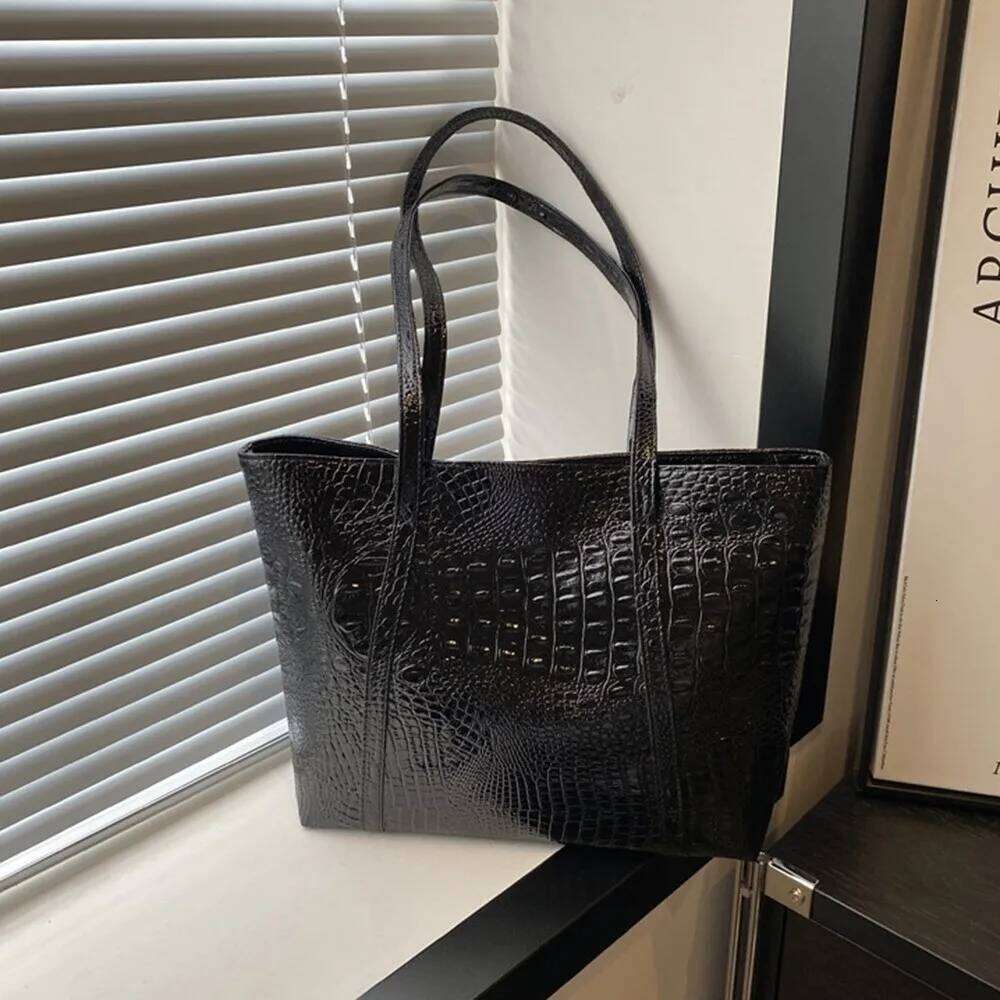 PU Leather Women Handbag Crocodile Pattern Luxury Female Shoulder Commuting Large Capacity Armpit Tote Bag Travel Z260224