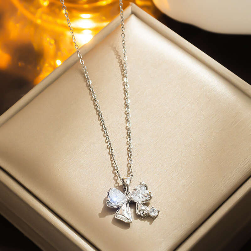 Diamond Necklace Niche Design Butterfly Zircon Pendant Minimalist Style Collarbone Chain For Women