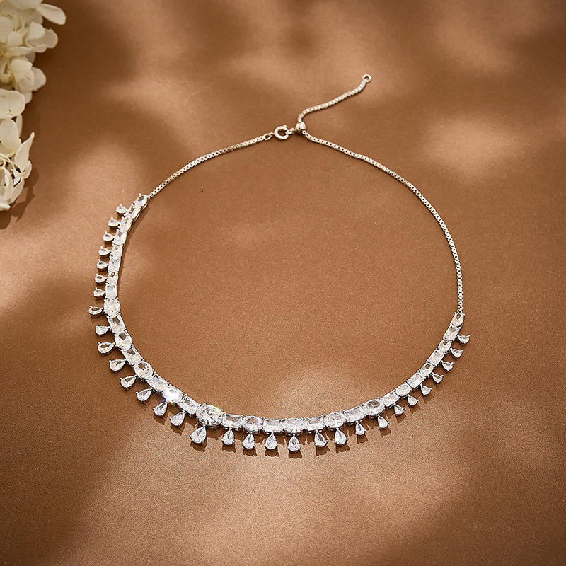 Necklace Green Zircon Choker Necklace, Gold-Plated, Short, Stylish Necklace, Suitable For Evening Wear, Clavicle Chain Necklace