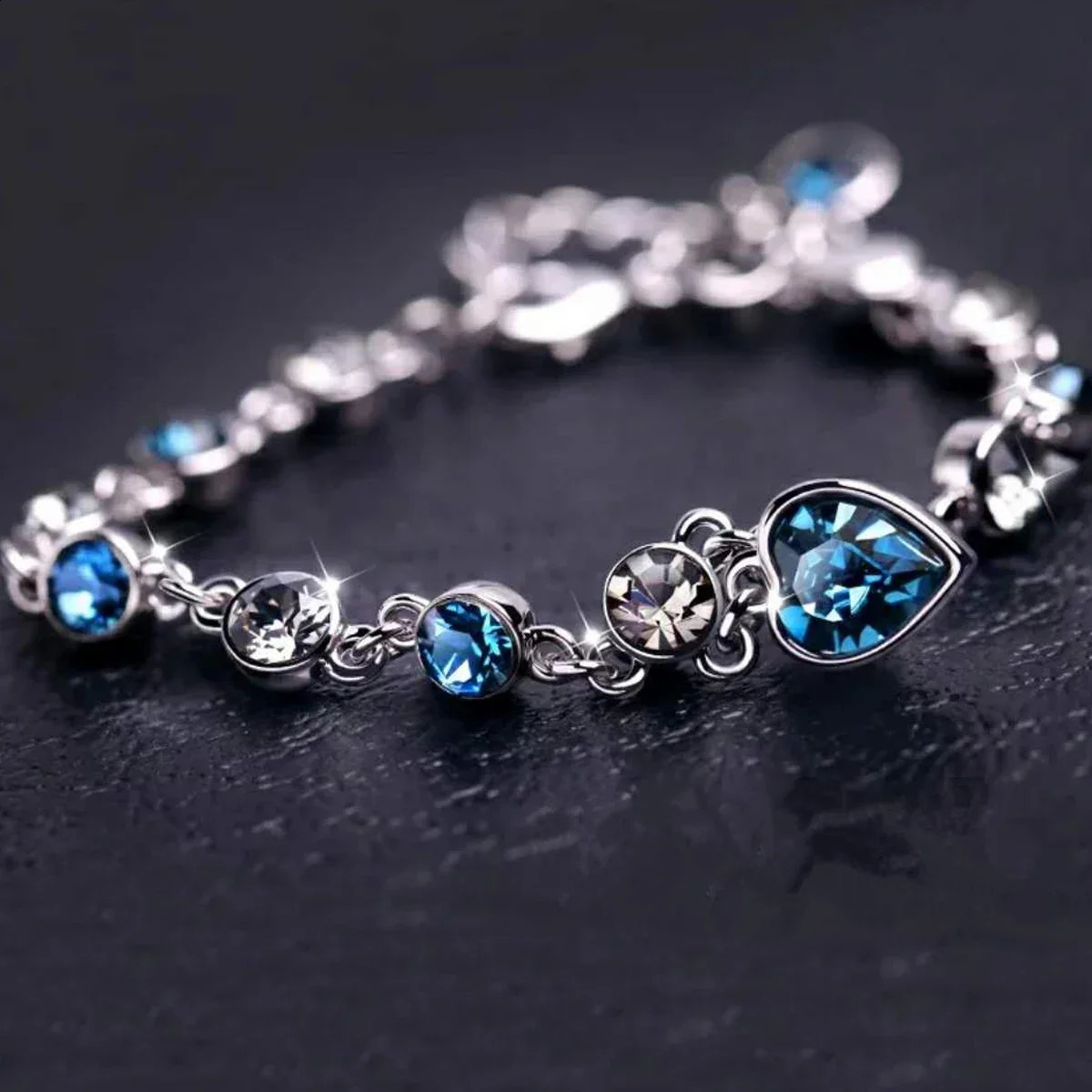 Women Silver Color Lucky Bracelet Female Blue Crystal Heart Charm Pulseras Bridal Wedding Engagement Fine Jewelry 260207