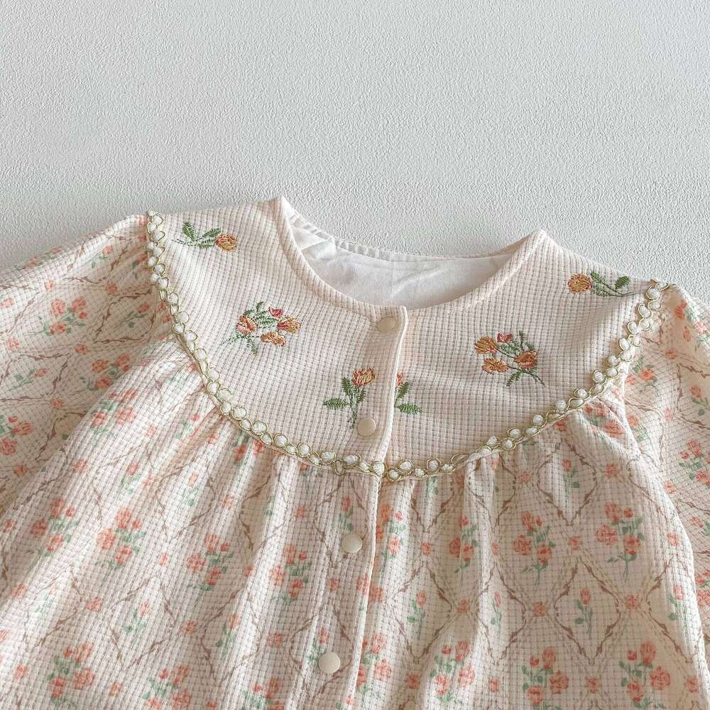 Autumn and winter girls' clothing: one-piece pants, flower-patterned sleeves, long crawl 26H0224