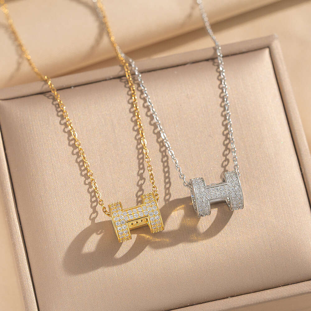H Round Ring Necklace Simple Fashion Autumn Winter Elegant Collarbone Chain Design Sense Accessory