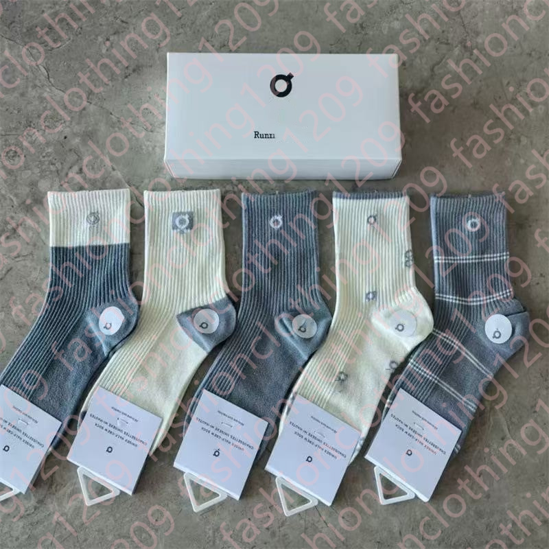 Designer socks Men's women's Fashion Embroidery Pattern Stripes Solid Color Black White Grey High quality luxury cotton sports casual Spring autumn socks