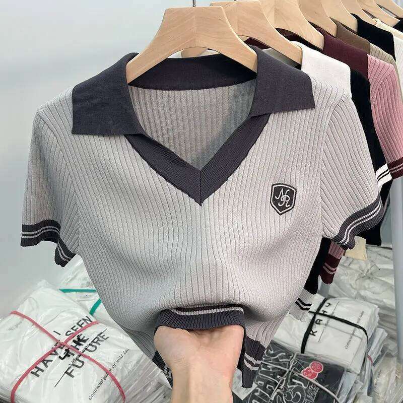 Knit Polo Shirt Short V-neck Top Designs Women's Summer Tees Spice Girls Lapel Color Combination Streetwear Womenswear Trends 26W0224