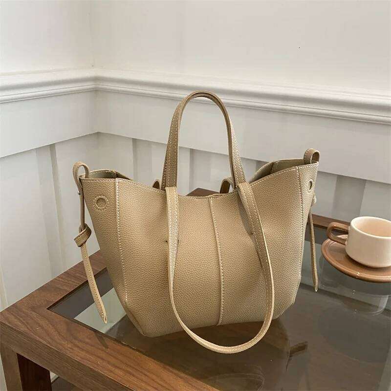 Stylish Casual Tote Large Capacity PU Leather Handbag Women Wing Bag, Fashionable Woman Bags, Commuting Armpit Shoulder Bag Z260224