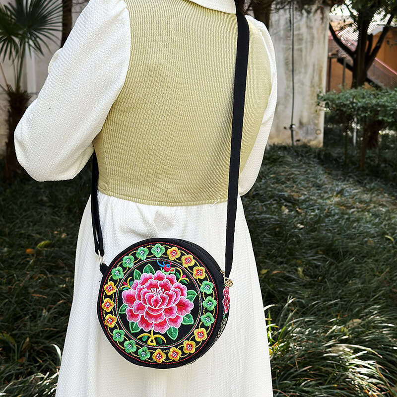 Ladies Foreign Trade Small Hanfu Embroidered Crossbody Bag, Ethnic Style Round Mobile Phone Coin Purse Key Bag Evergwish