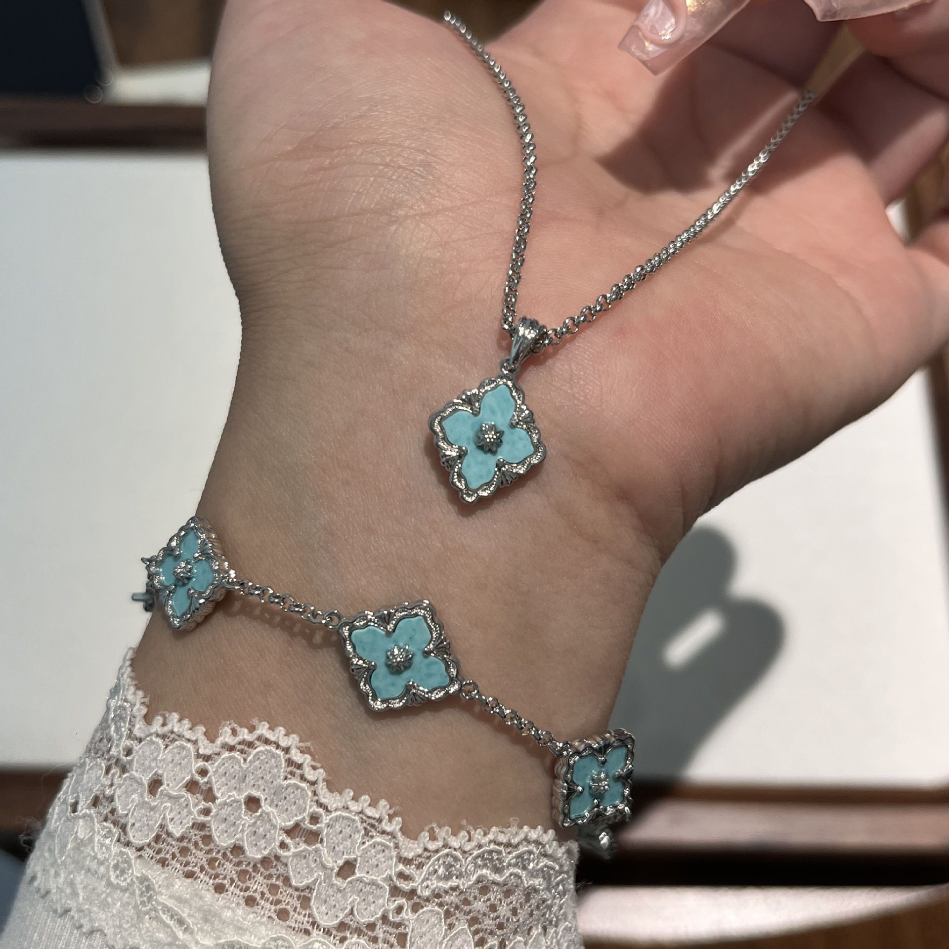 Chic Handcrafted Neckwear Artisanal Design Featuring Delicate Blooming Trefoil - view 5
