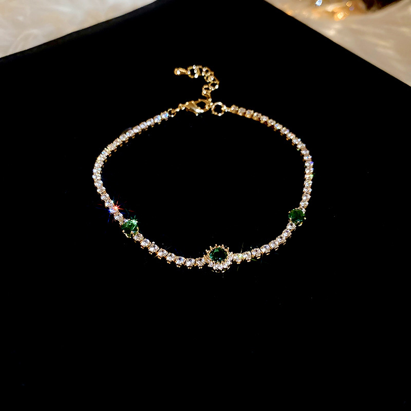 Palace-style ultra-shiny sea blue full-diamond bracelet, 2026 new exquisite fashion wristband, French light luxury high-end jewelry