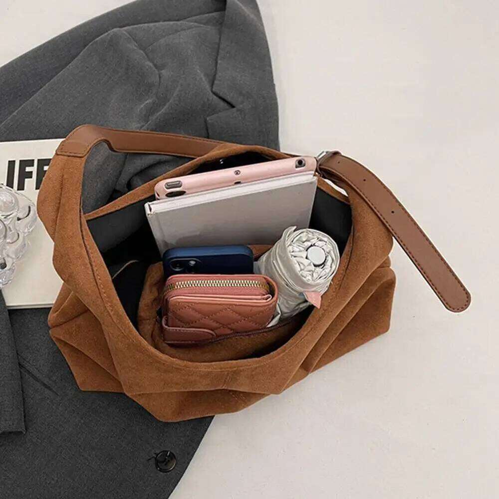 Retro Large Capacity Suede Bucket Women's Hot Sale Of The Season New Autumn Winter Fashion Single Shoulder Bag Stylish Z260224