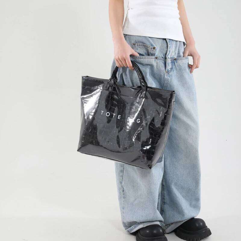 Crocodile Print PVC Leather Tote For Women Fashion Large Capacity Gold Handbag New Waterproof Letter Commuter Shopping Bag Z260224