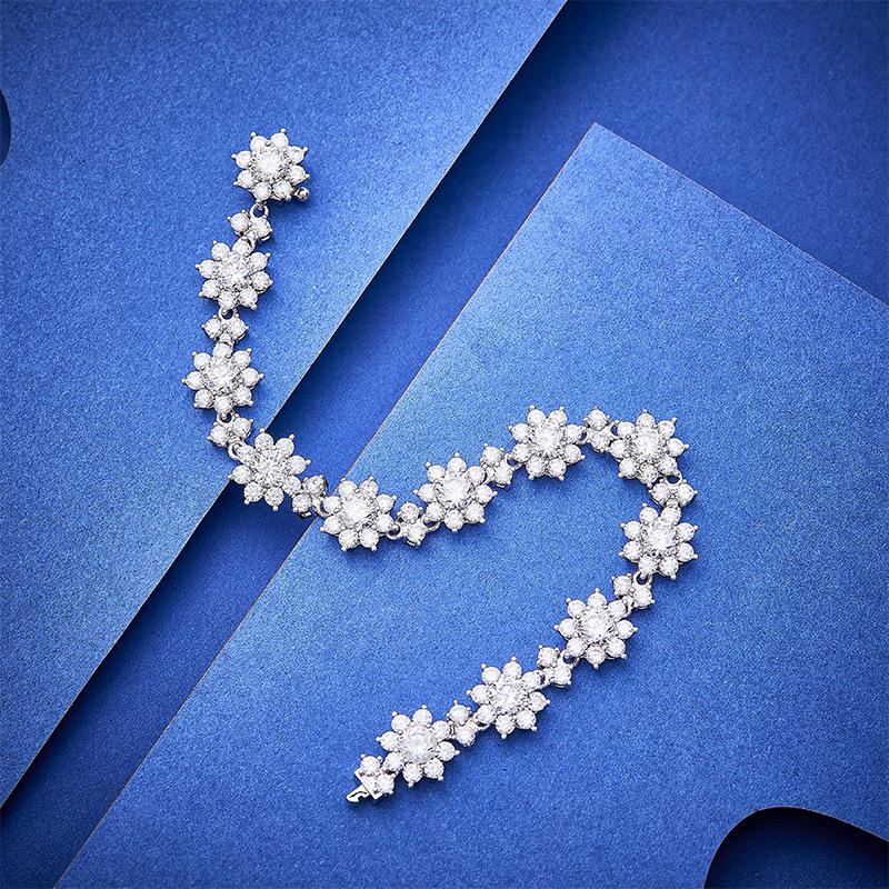 Bracelet Sunflower Bracelet With Micro-Inlaid High-Carbon Diamonds Bracelet, Gold-Plated, French Sweet Style Bracelet, Cluster Bracelet