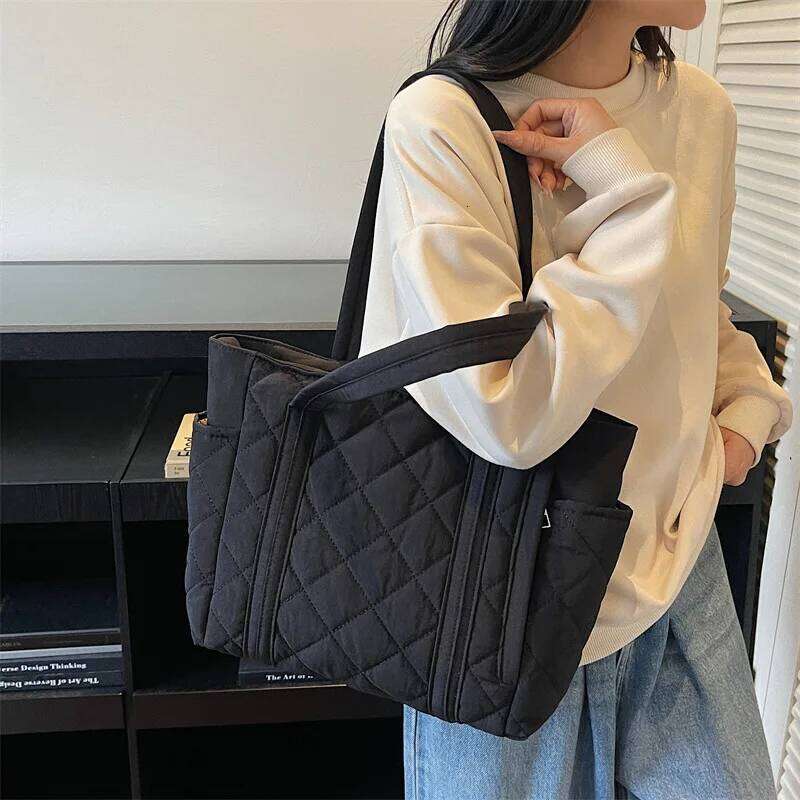 Winter Women Versatile Tote Lightweight Shoulder Large Capacity Fashion Simple Texture Commuting Bag Z260224
