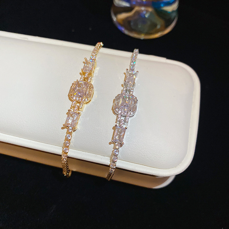 Luxurious zircon square interlocking adjustable bracelet, light luxury with a high-end feel, new fashionable versatile wristband jewelry wholesale