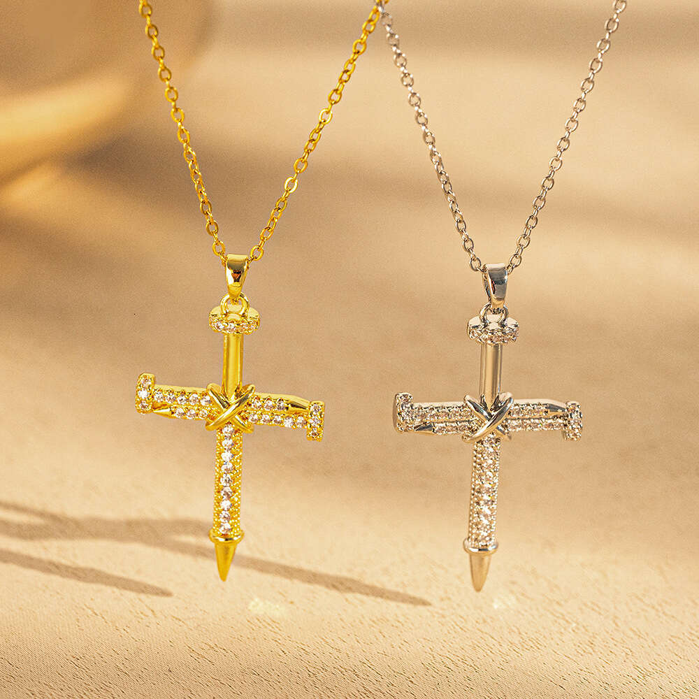 European And American Cross-Border Hip-Hop Cross Necklace Micro-Inlaid Zirconia 18K Gold Personalized Collarbone Chain With Stud Pendant For Commuting