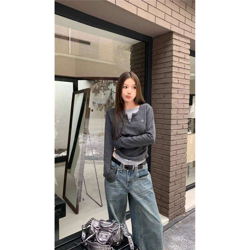 Women's fake two piece long sleeved T-shirt for autumn winter slim fit and slimming retro bottom top 26L0224