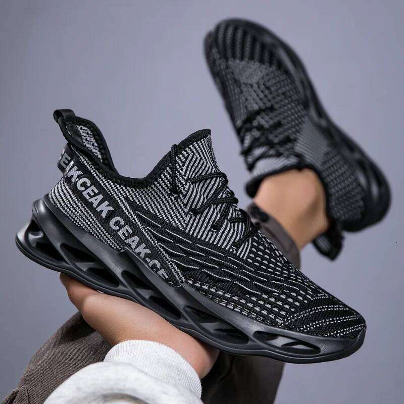 MAEDEF Lightweight Running Men Breathable Mesh Sneakers Non Slip Gym Training Shoes Walking Comfort Casual Footwear