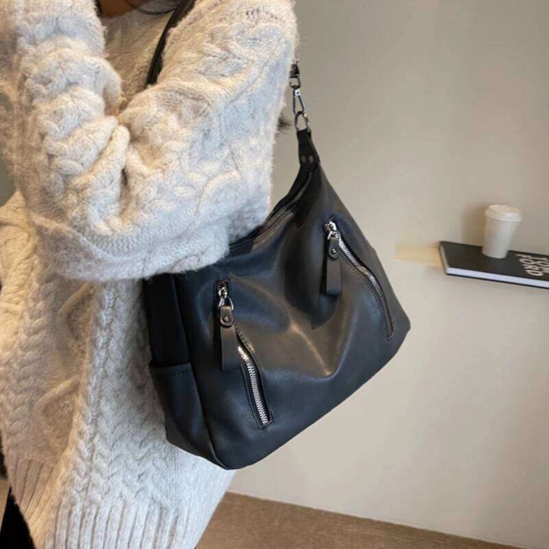 Autumn Practical Large Capacity Women's Versatile Retro Frosted Crossbody Bag Texture Zipper Decoration Shoulder Commuter To Z260224
