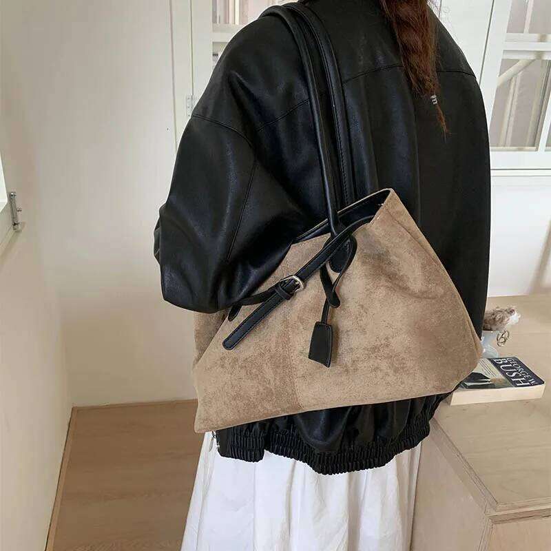 LEFTSIDE Women's PU Leather Shoulder 2025 Winter New Fashion Retro Underarm Bag Luxury Brand Handbags Tote Bags Z260224