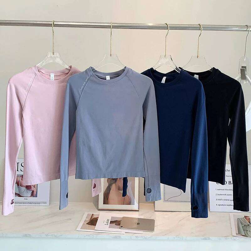 Women's Slim Fit Long Sleeve Top round Neck Elastic Sports Fitness Breathable T-shirt for Autumn Winter Yoga Clothes 26Y0224