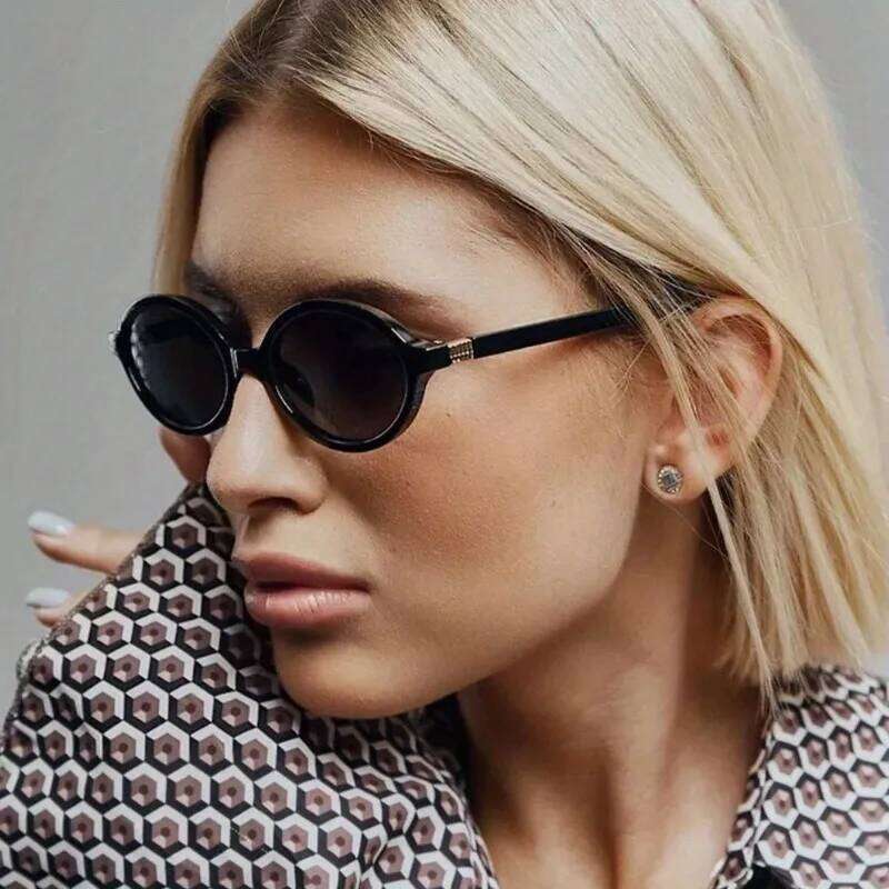 1 Pair of Fashionable Black Round Women's Glasses - UV Resistant Gradient Lenses Glossy Plastic Frame Perfect for Casual Wear 26W0224