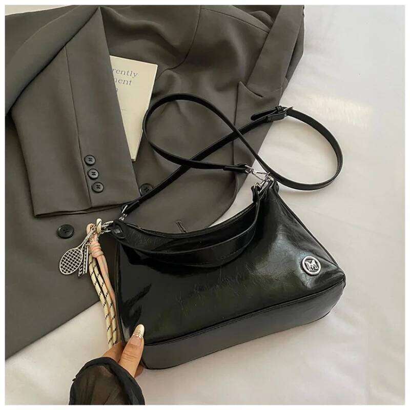Pure Color Patent Leather Shoulder Women's Summer New Style Underarm Chain Crossbody Bag Soft Square Shape Polyester Lining Z260224