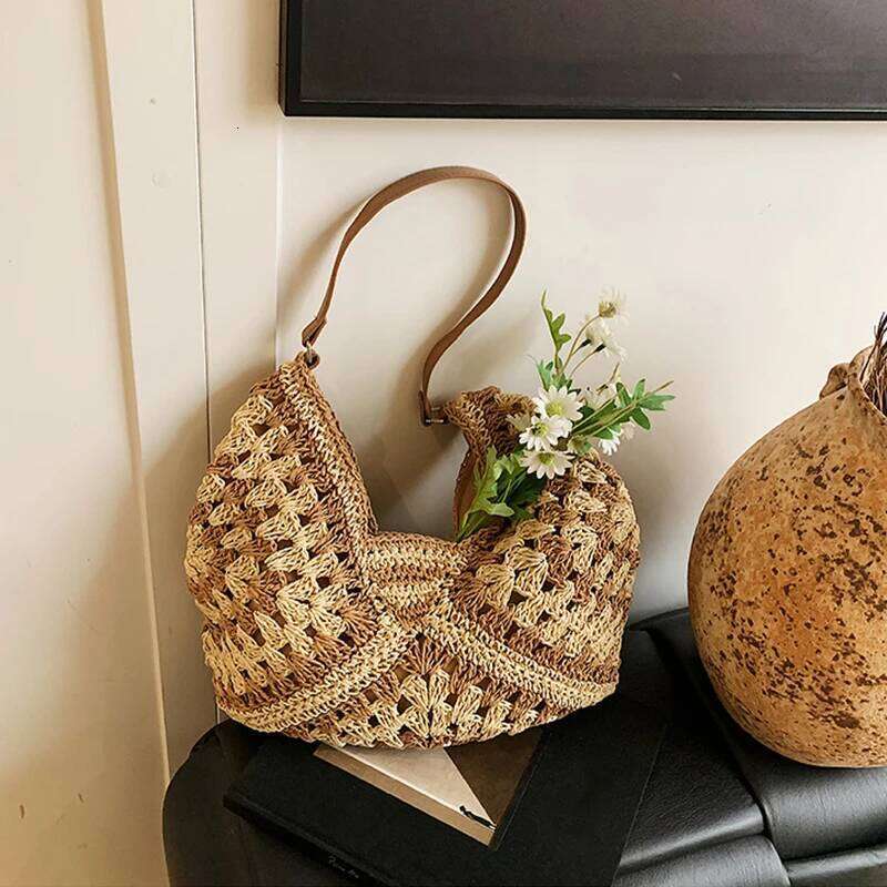 Summer Ladies Knitted Handbag Hollow out Hand Woven Beach Shoulder Bag Women Seaside Tote Perfect for Vacations Z260224