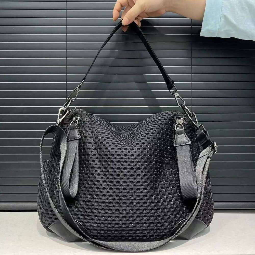 Fashionable neutral mesh spliced nylon shoulder bag, large capacity, lightweight and casual handbag Z260224