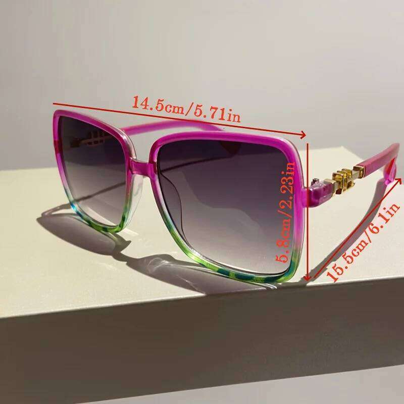 Retro Two-Tone Fashion Sunglasses - Lightweight Design, Oversized Blue & Red Frame, Gradient Lens, Ideal for Beach Travel 26W0224