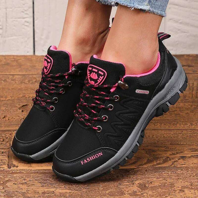 Women's Hiking Sneakers Fashionable Breathable Upper Outdoor Camping Anti Slip Flexible Female Designer Vulcanized Shoes