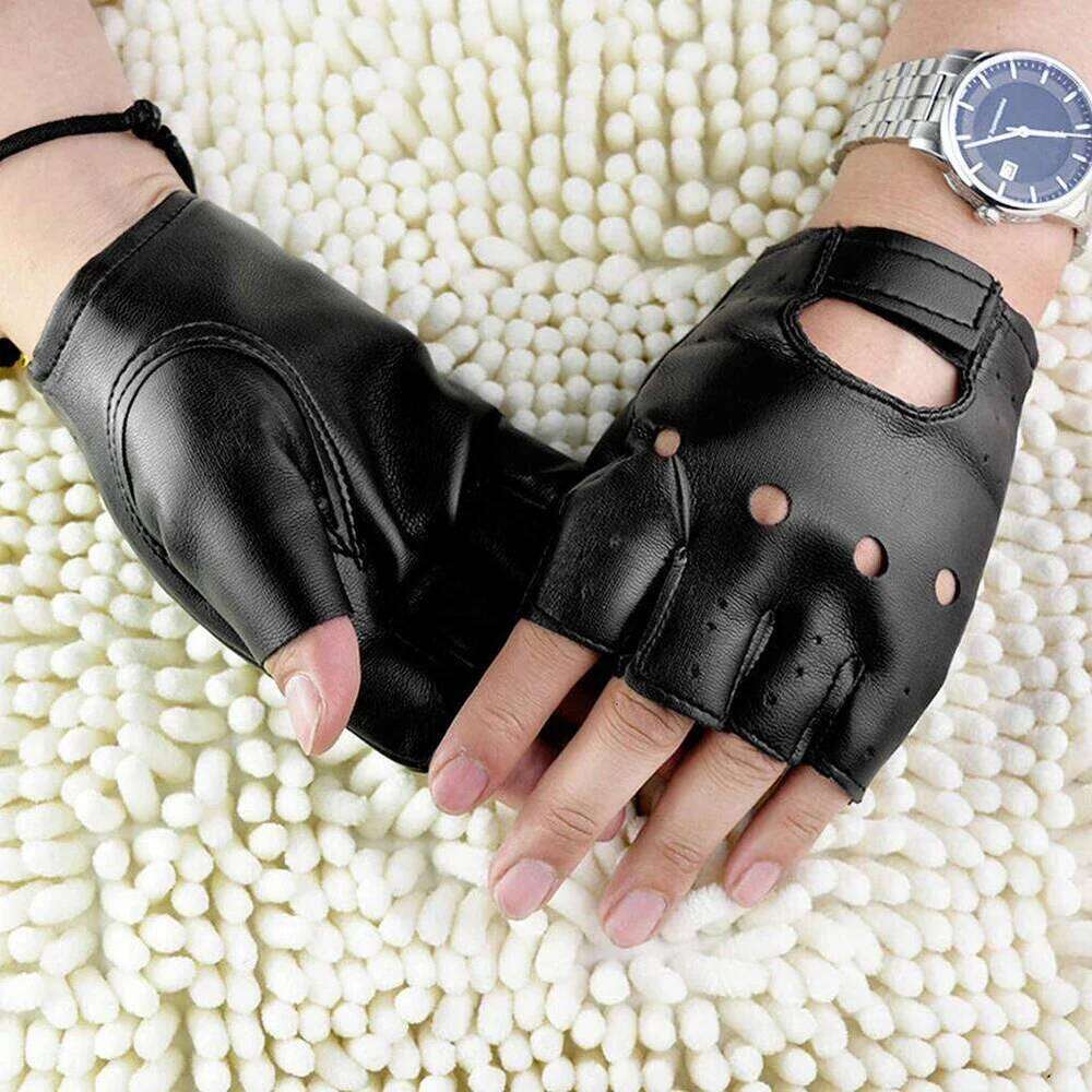Unisex Artificial Leather Half-Finger Gloves Theatrical Punk Hip-Hop Driving Motorcycle Performance Party Fingerless Mittens 26H0224