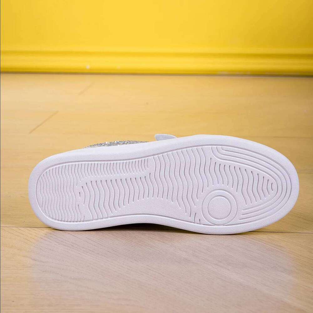 Ladies' Sports and Leisure Black Flat Student Walking Versatile Fashionable Non Slip Girls' Lightweight Tennis Shoes 26W0224