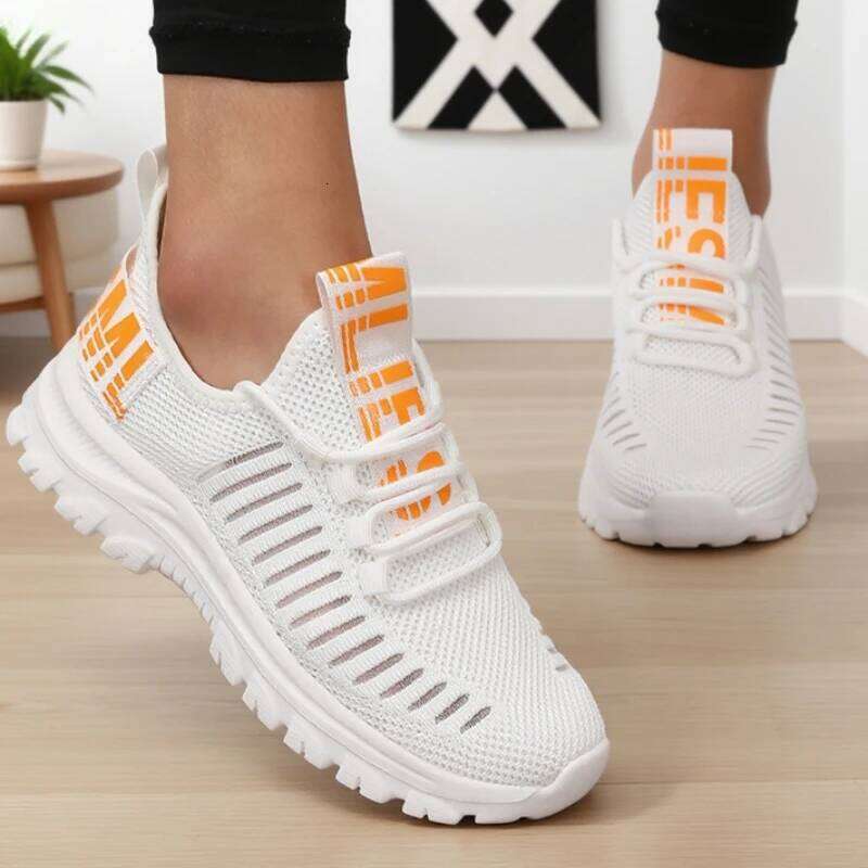 Women Fashionable Mesh Running Shoes Breathable Lightweight Sports Shoe Quick Drying Men's Gym Outdoor Tennis Training Sneakers