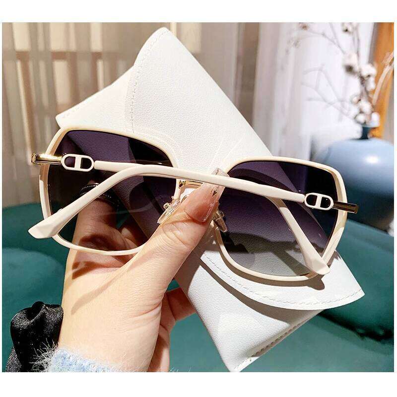 New Fashion Polarized Sunglasses Women UV400 Gradient Lens Sun Glasses Oversized Retro Square Luxury Brand Oculus 26W0224