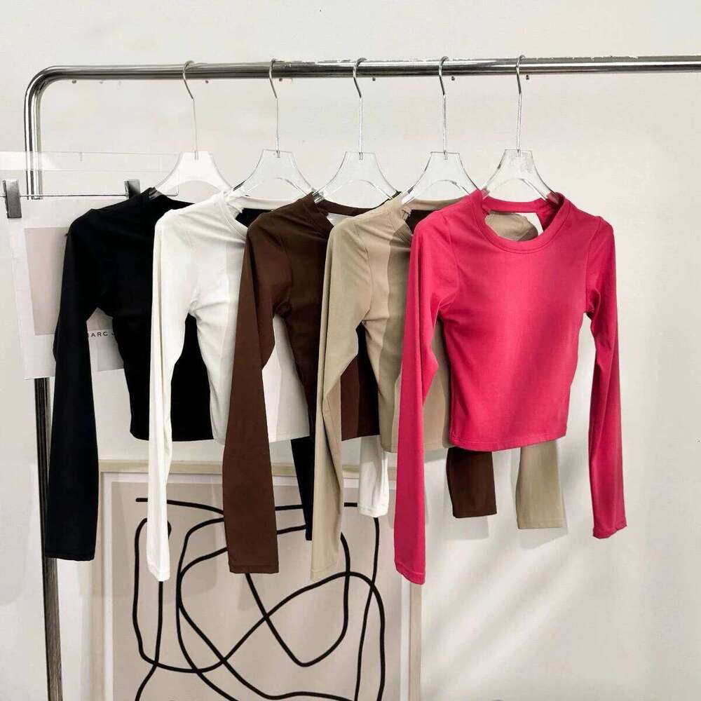 Sexy Yoga Women, Breathable, with Fixed Cups, Sports Top for Pilates, Workout, and Fitness, Long-Sleeve 26Y0224