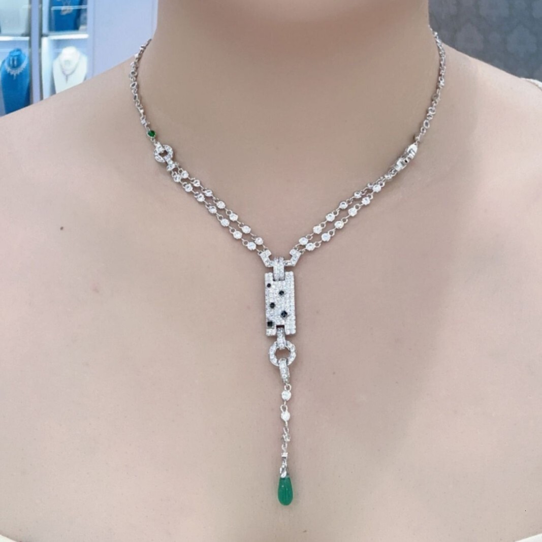 Necklace Double-Chain Print Necklace, Gold-Plated With Black Enamel Necklace, Unique Retro Leopard Element Collarbone Chain Necklace