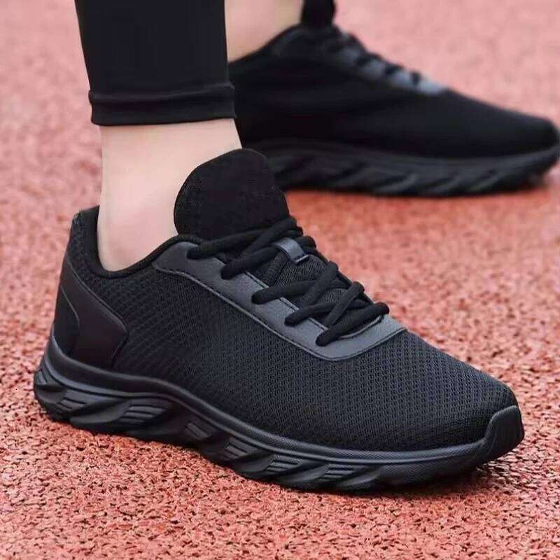 Hot Sale Light Man Running Shoes Comfortable Breathable Men's SneakerCasual Ultra Lightweight Fashion Sneakers Non Slip Trainers