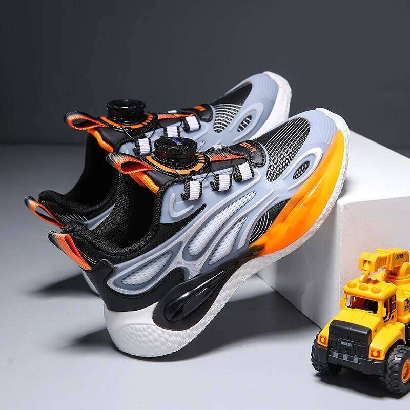 Children's Running Shoes 2026 New Anti-Slip Wear-Resistant Boys sneakers Outdoors Lightweight Students Jogging Boots 26W0224