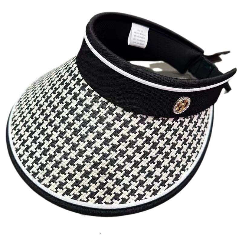 Extra-large size wide-brimmed hat Metal badge decoration Suitable for summer trips and garden parties