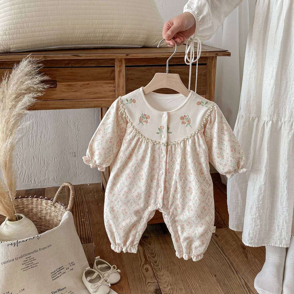 Autumn and winter girls' clothing: one-piece pants, flower-patterned sleeves, long crawl 26H0224