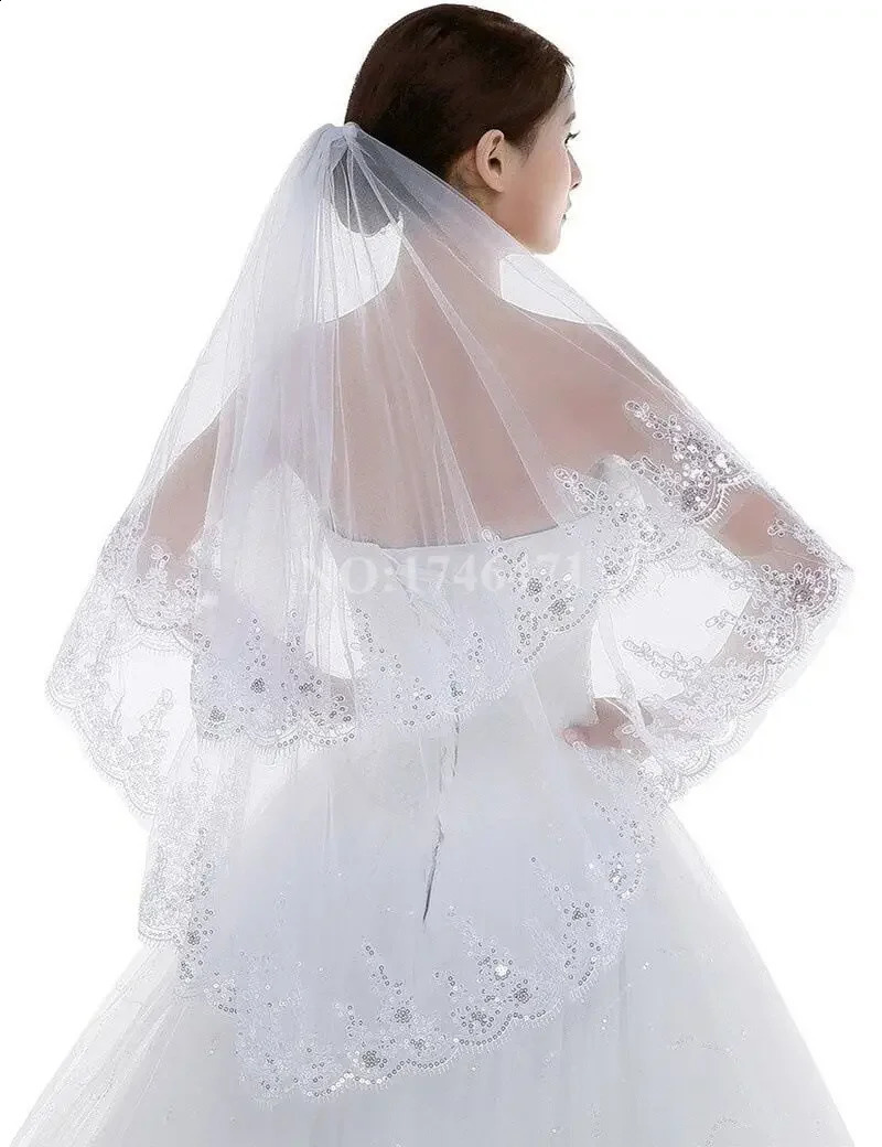 Wholesale Womens Short 2 Tier Lace Wedding Bridal Veil With Comb High Quality Appliqued Sequin Lace Edge 260208
