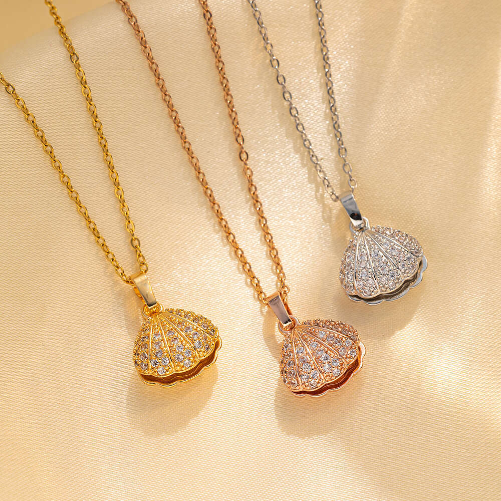 Inlaid Diamond Fashion Shell Pearl Titanium Steel Anti-Fade Necklace Elegant Fan-Shaped Pendant Celebrity Jewelry For Women