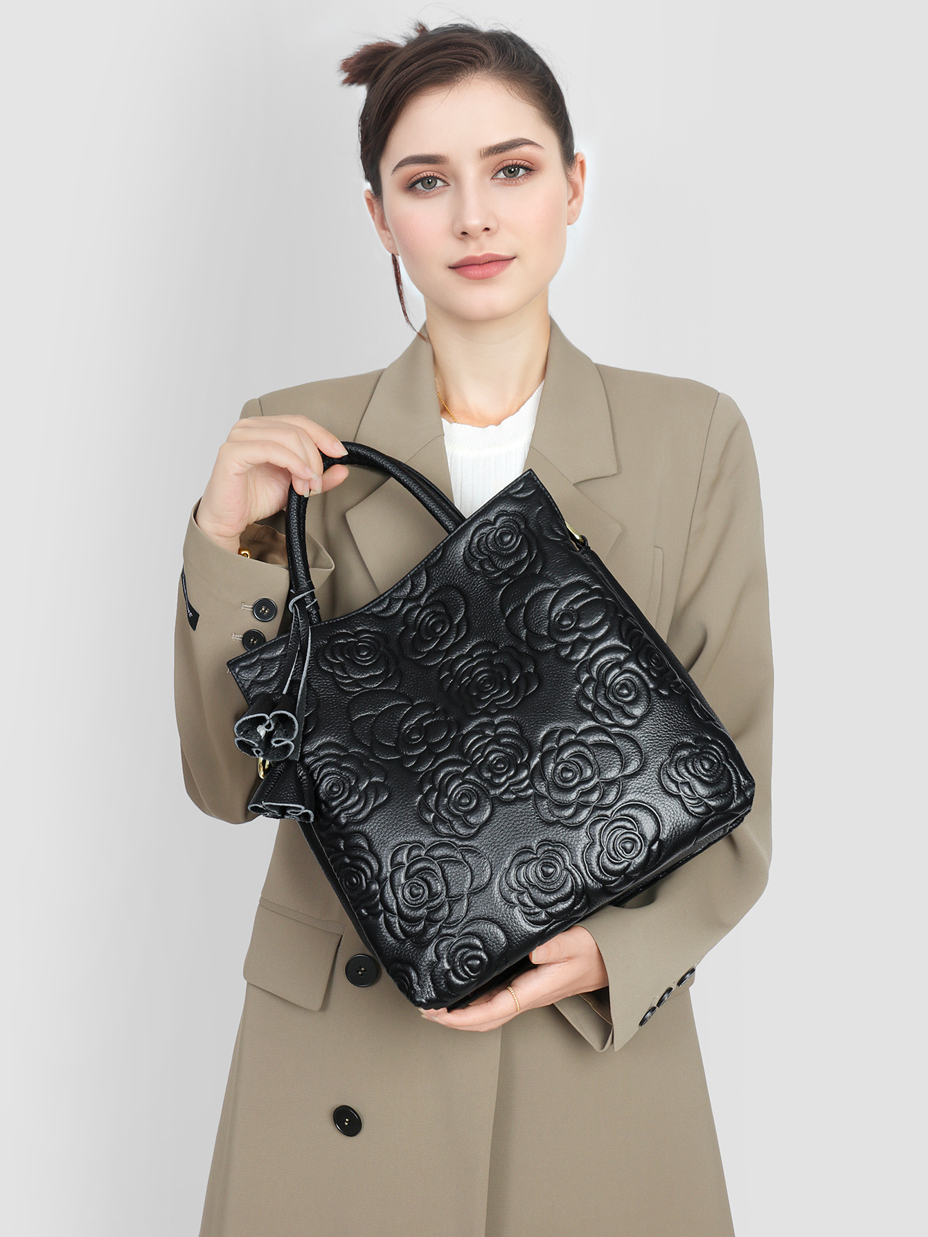 Genuine Leather Women's Bag Authentic Cowhide Bag 2026 New Camellia Tote Bag Fashion Large Bag Crossbody Shoulder Bag Laptop Bag