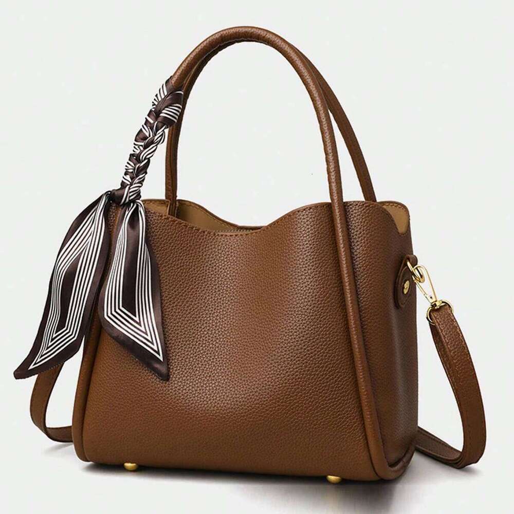 New autumn and winter fashion all-match retro style handbag solid color adjustable strap shoulder messenger bag Z260224